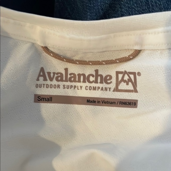 Avalanche Lightweight Stretch Long Sleeve Top‎ - Picture 2 of 6